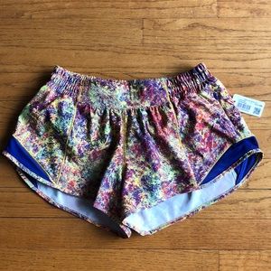 Lululemon 2019 Seawheeze Hotty Hot Shorts 2.5”
